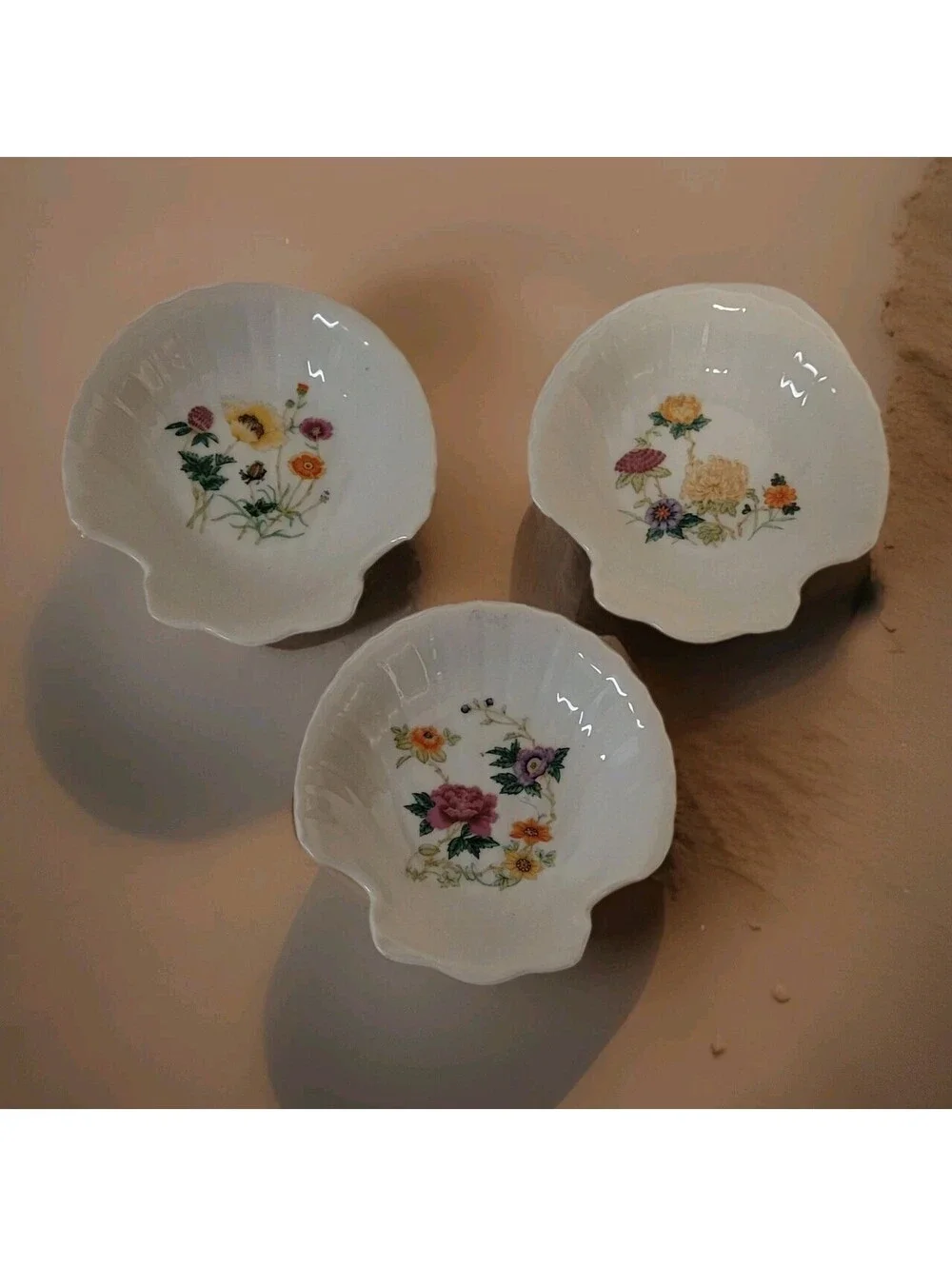 Vintage Takahashi Porcelain Scallop Beach Sea Shell 5 1/4 Dish Flowers Lot of 3